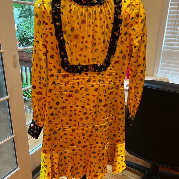 Beautiful yellow Cynthia Fowler size 6 dress! Worn once! Perfect condition. - Picture 6 of 9